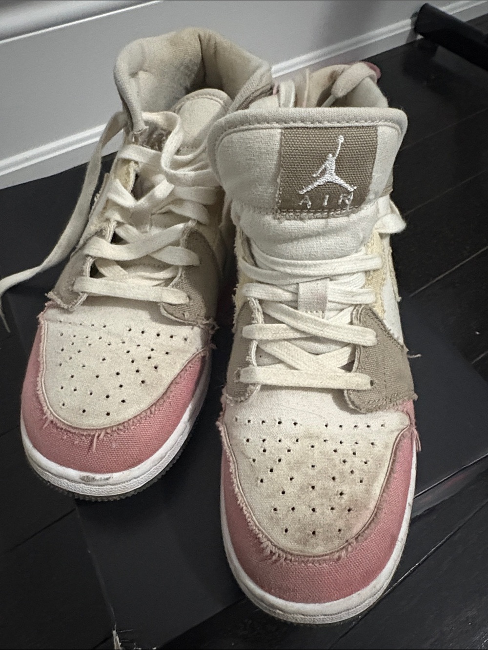 Nike Kids Sneakers in Cream, Tan and Pink